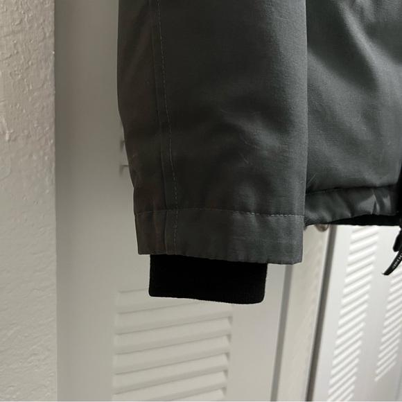 Canada goose jacket - Picture 12 of 13